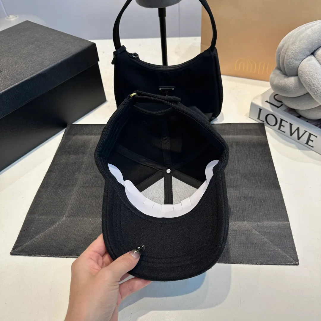 P60 Chrome Hearts 💓Autumn and winter Korean style fashionable retro design versatile baseball cap and peaked cap